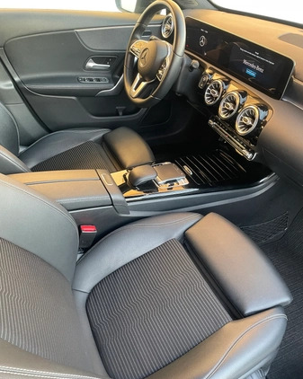 Mercedes-Benz Klasa A cena 94500 przebieg: 52425, rok produkcji 2019 z Poznań małe 211